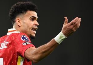 博主：拜仁正与利物浦推进迪亚斯转会谈判，在谈6500万英镑转会费