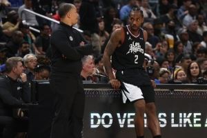 家底厚！范埃克塞尔：快船太有深度了 他们可以轮休小卡&保罗