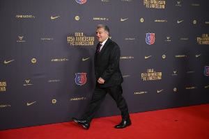 记者：巴萨董事会批准提供约700万欧担保，以便注册球员