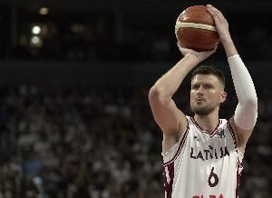 神鬼莫测的三分！波津前3场三分13中0 今日半场7中5 下半场又5中0