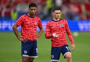 图赫尔:凯恩贝林福登无法同时登场,10号位太多我不会带上所有人